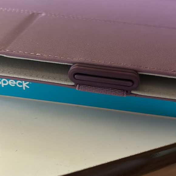 Speck - balance folio - iPad 10.9” (2022) - Picture 5 of 6